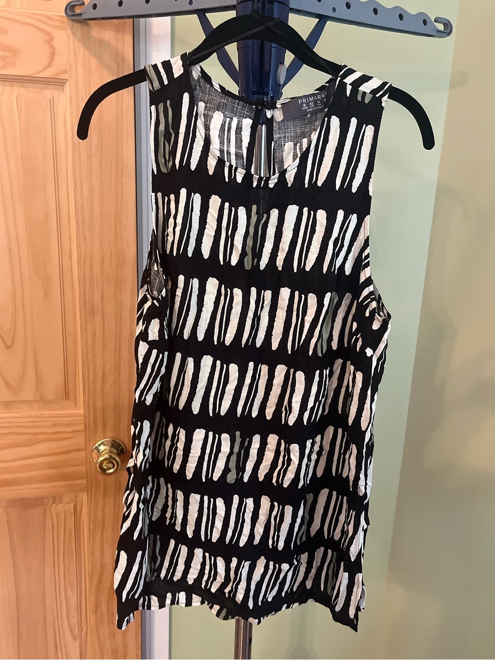 Primark Black and White (w/ Green accents) Sleeveless Patterned Tank